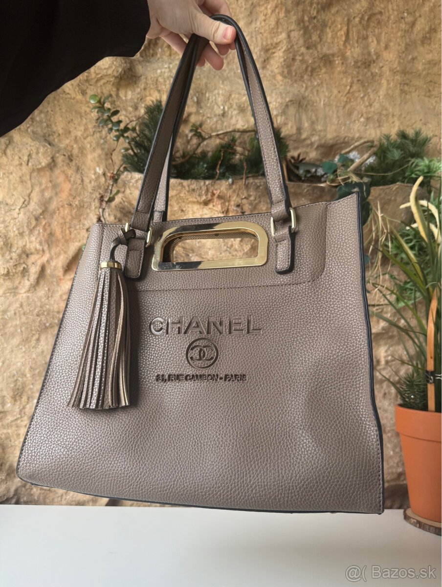 Nová hnedá kabelka na plece aj do ruky