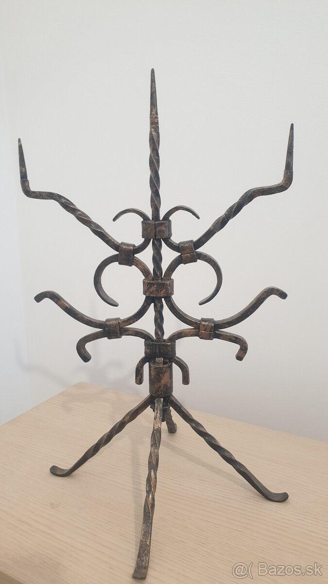 Svietnik patinovaný