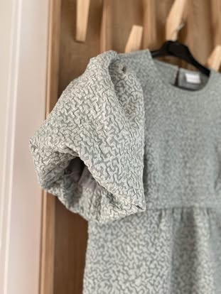 Krásne tehotenské slávnostné šaty