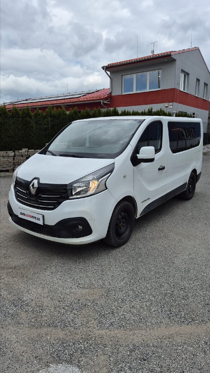 Renault minibus 8+1
