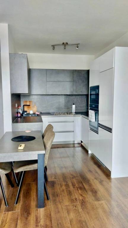 ASSENZIO-PRENÁJOM-2 IZBOVÝ BYT- ULICA NÁM.SV.FRANTIŠKA – KAR