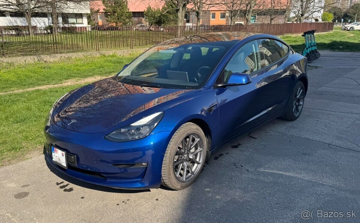 Predám Tesla Model 3 Deep Blue Long Range 75 kWh odpočet DPH