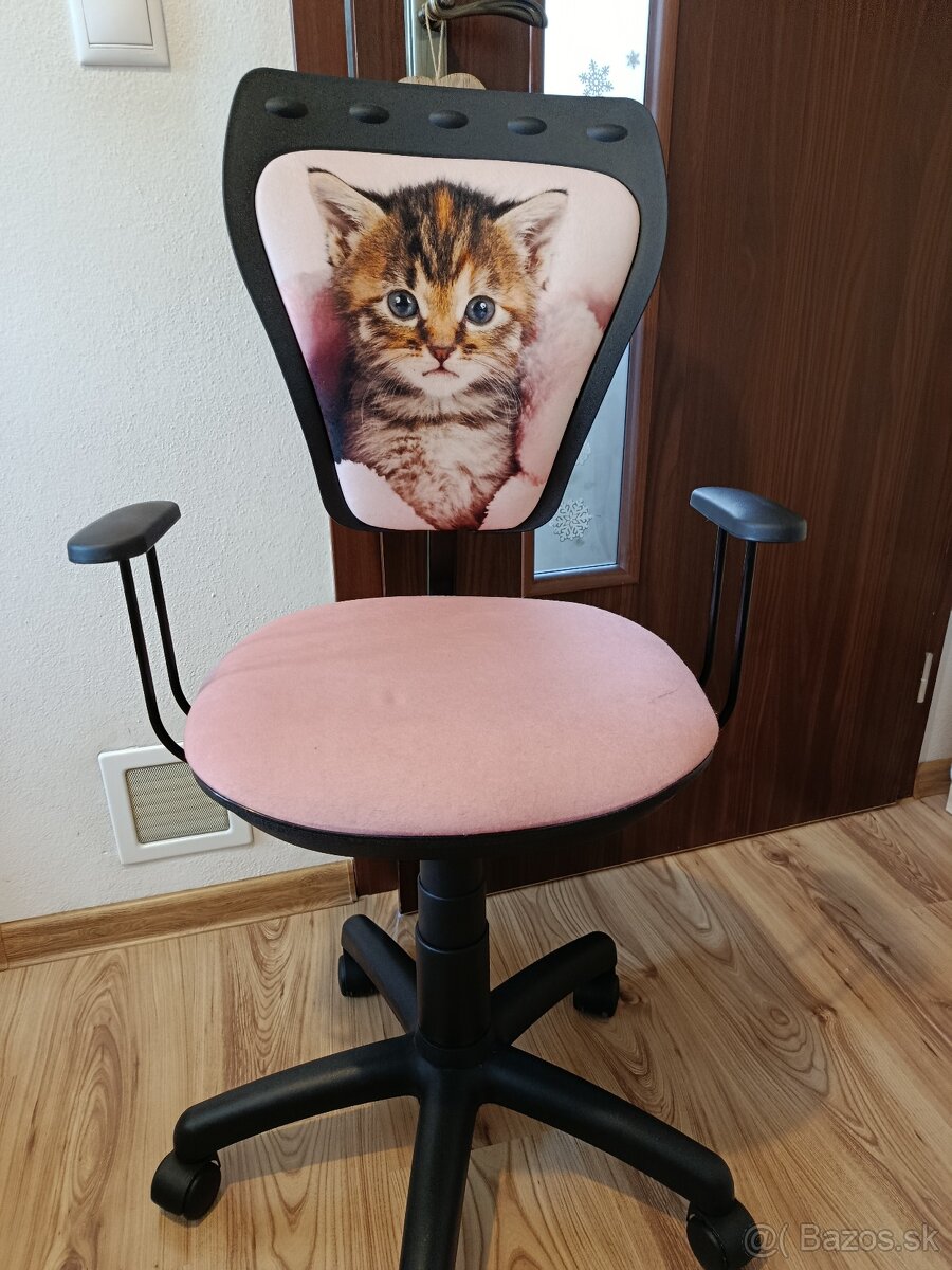 Otočná stolička