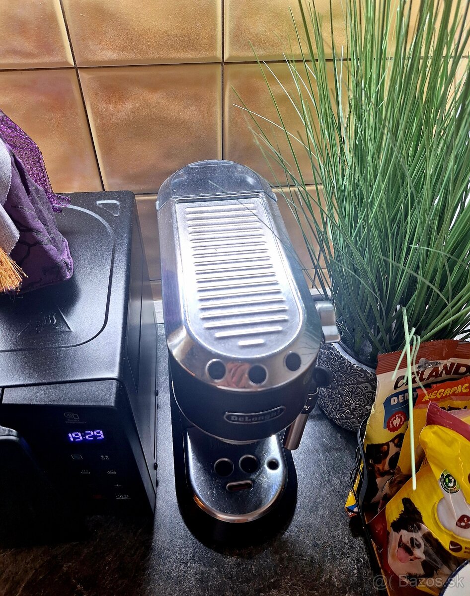Kávovar Delonghi