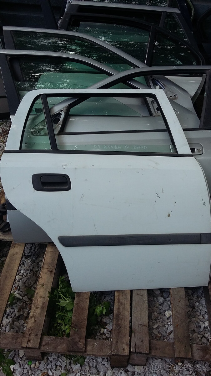 OPEL ASTRA G COMBI-PRAVE ZADNE DVERE