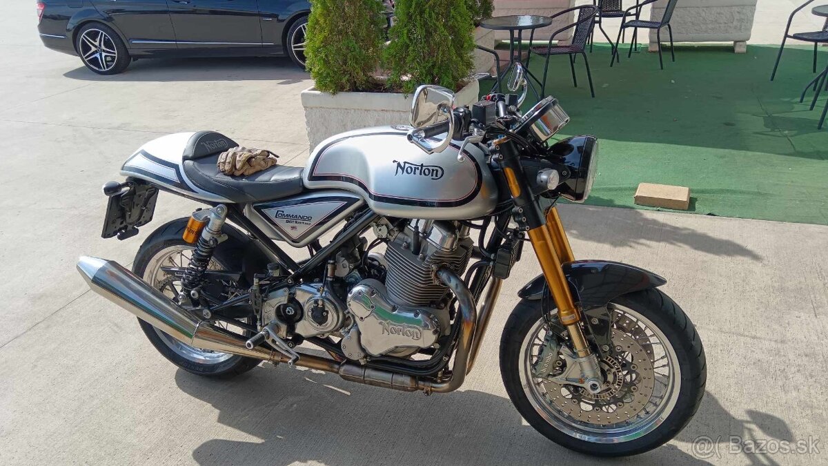 NORTON COMMANDO 961 SP