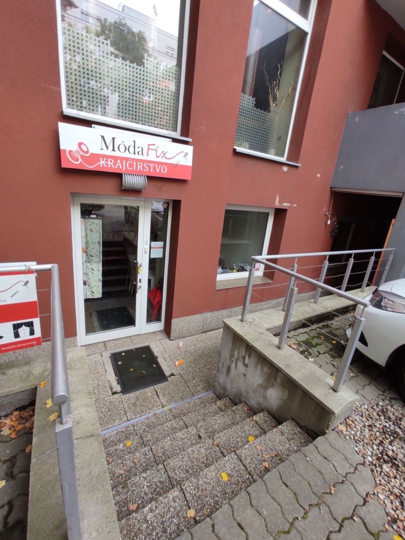 Obchodný priestor s výkladmi na PREDAJ, Záhradnícka – RUŽINO