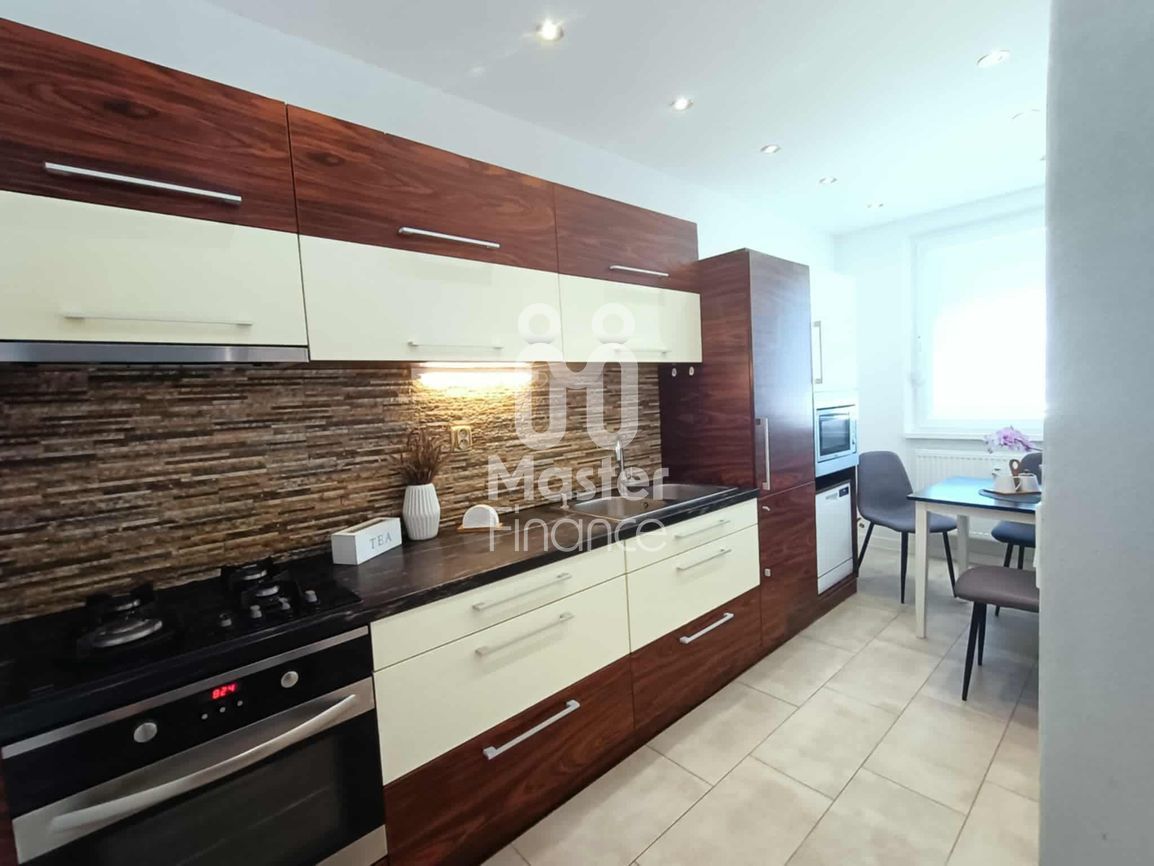 NA PREDAJ KRÁSNY 3-IZBOVÝ BYT  zrekonštruovaný