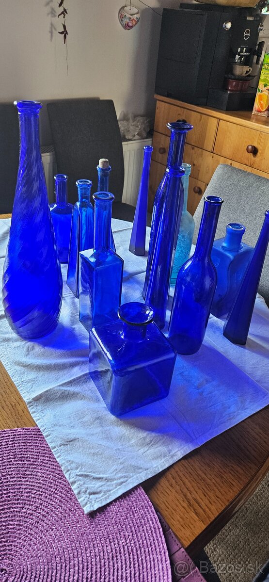 Modre dekoracne flase