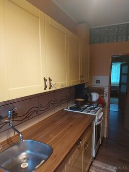 Predám 3-izbový byt 78m2, GARÁŽ, LOGGIA, Pod Skalkou, Prešov