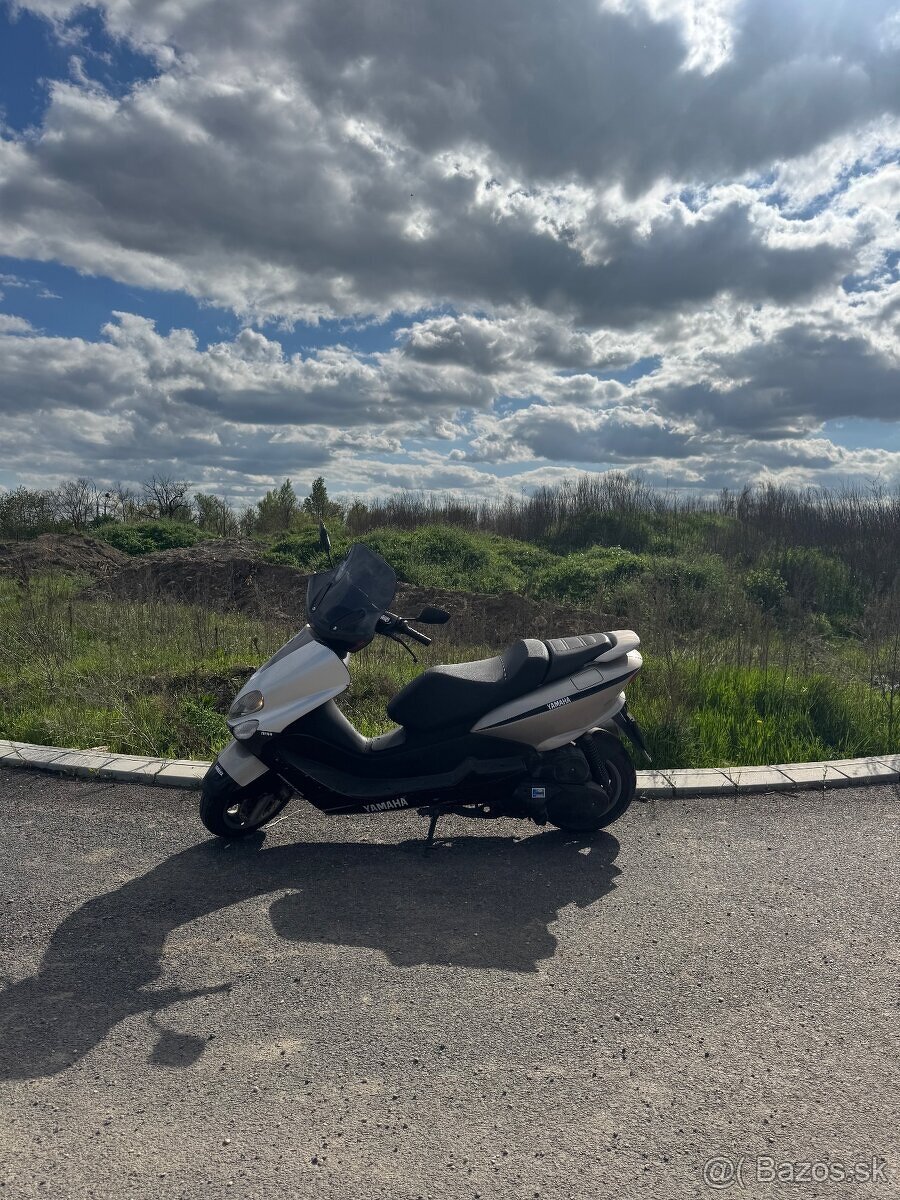 Yamaha Majesty 125 skúter