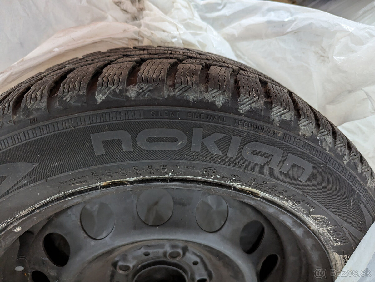 Zimne Pneu + Plechove disky: Nokian WR-D4 (M+S)