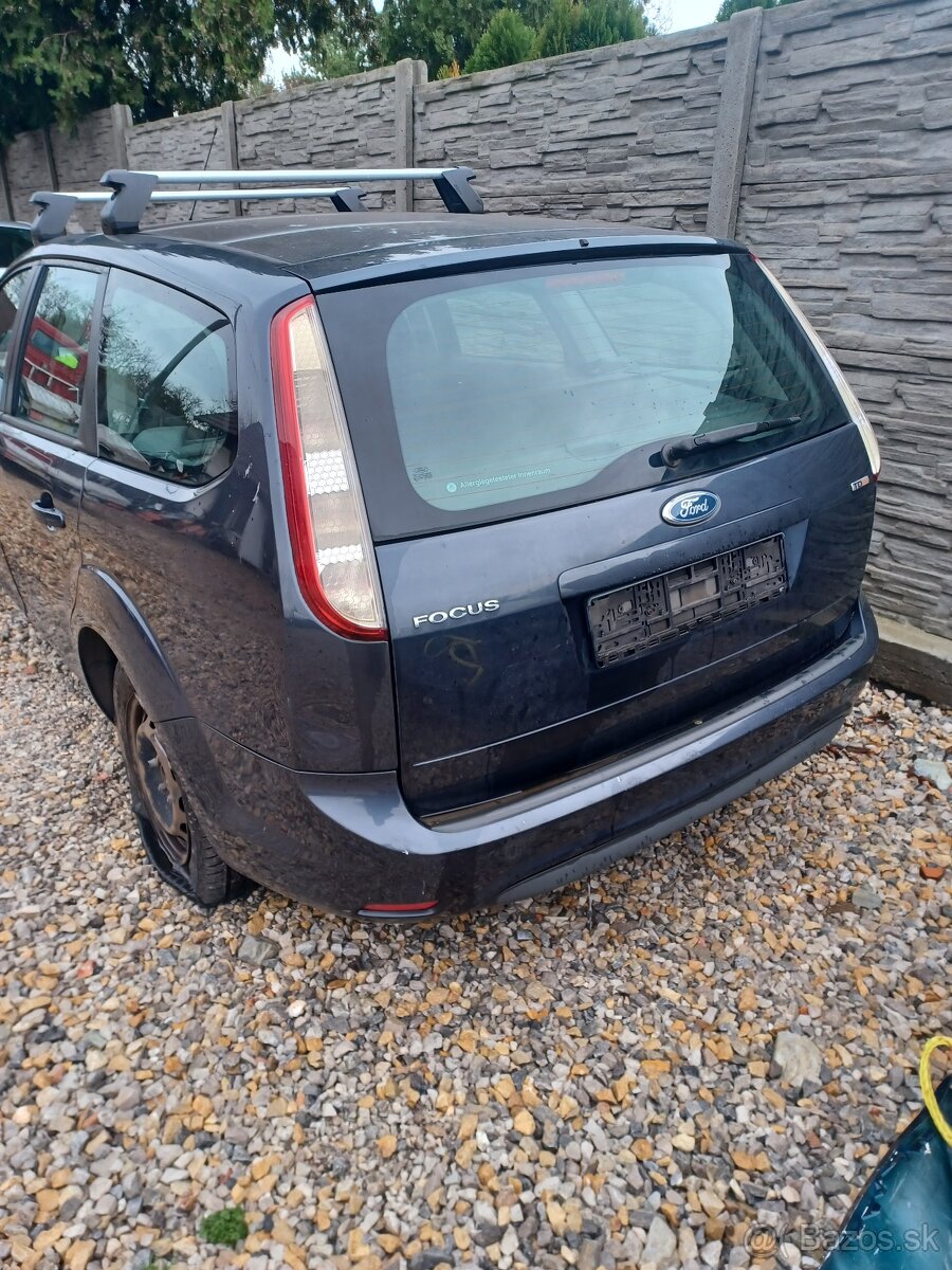 Rozpredám Ford Focus Sedan/Combi 1.6Tdci 66,80kw