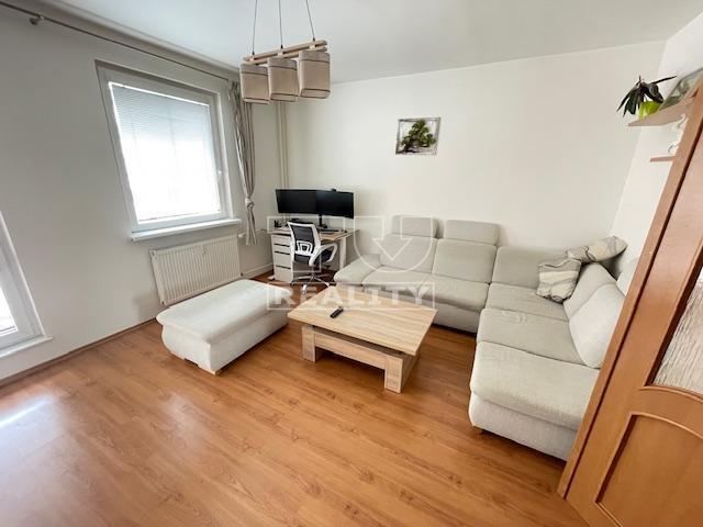3 IZBOVÝ BYT, HÁJIK 62m2
