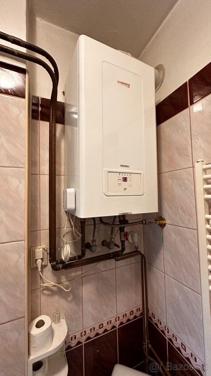 Predám plynový kotol Protherm Panther s termostatom SALUS