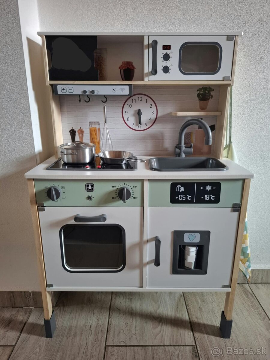 Detská drevená kuchynka, nová v krabici