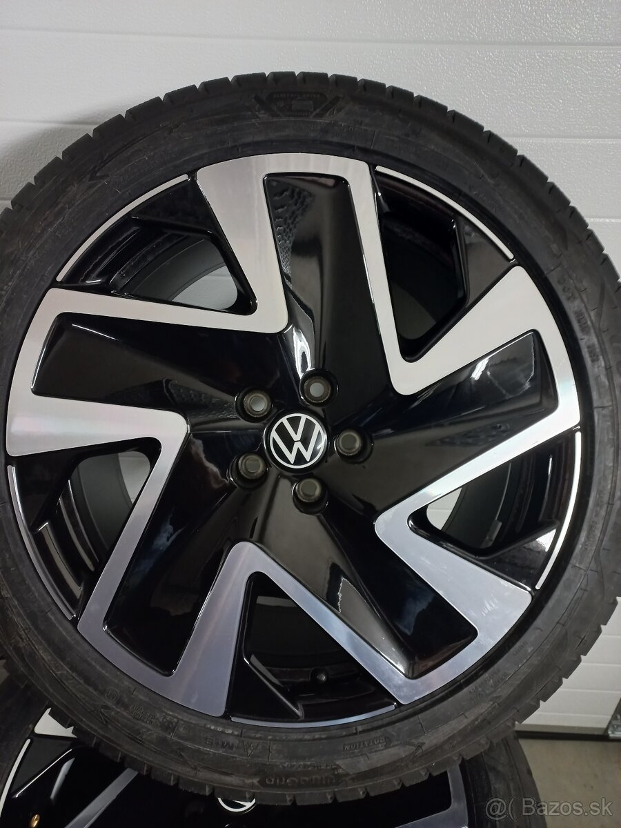 VW ID BUZZ nová zimní sada 20 Solna pneu Goodyear