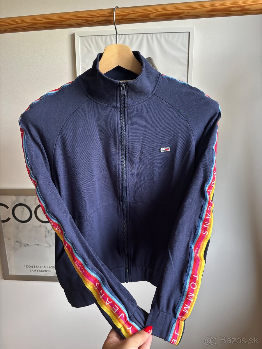Tommy Jeans tenká bundička