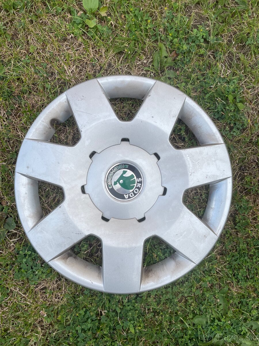 Predám puklicu na Škoda 14-ku