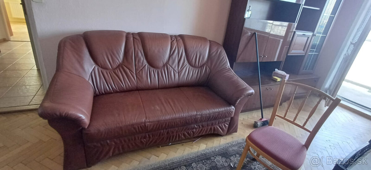 Predám rozťahovaciu koženú sedačku