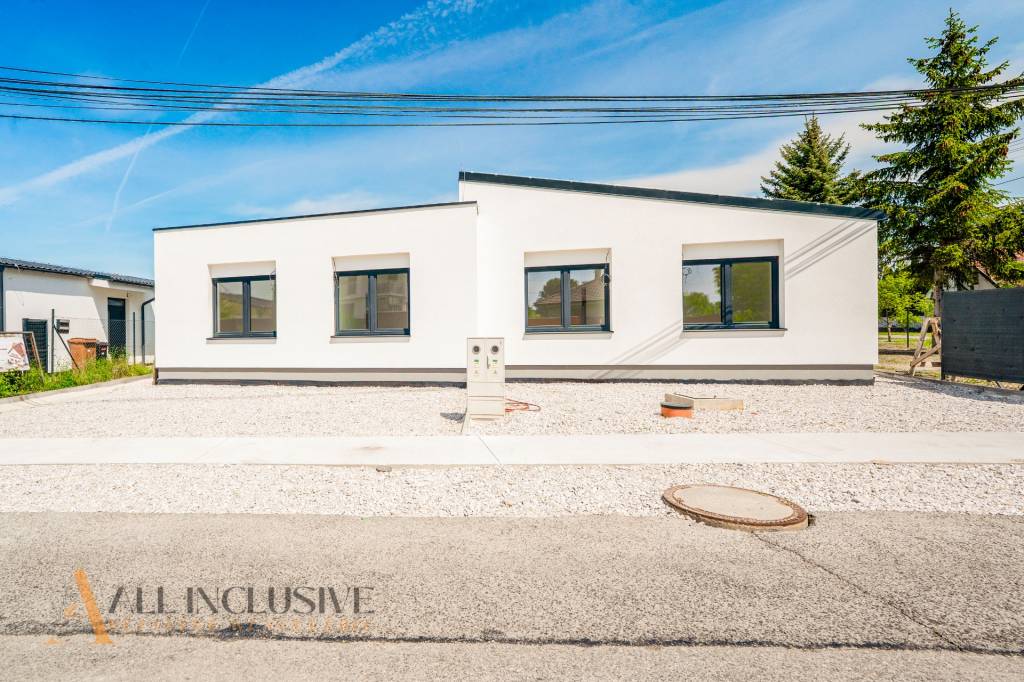 ALL INCLUSIVE I 4 IZBOVÉ RODINNÉ DOMY S BENEFITMI (DVOJDOM)