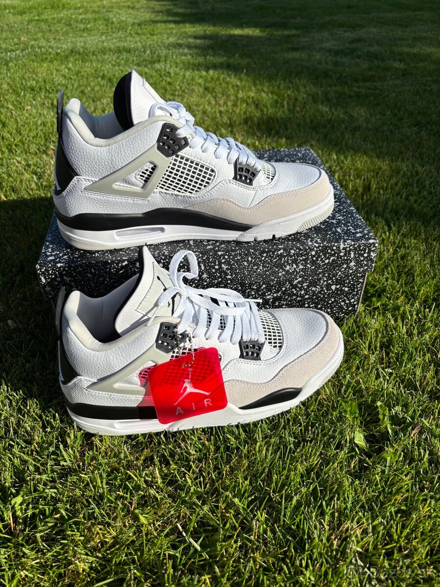 Air Jordan 4 Military Black