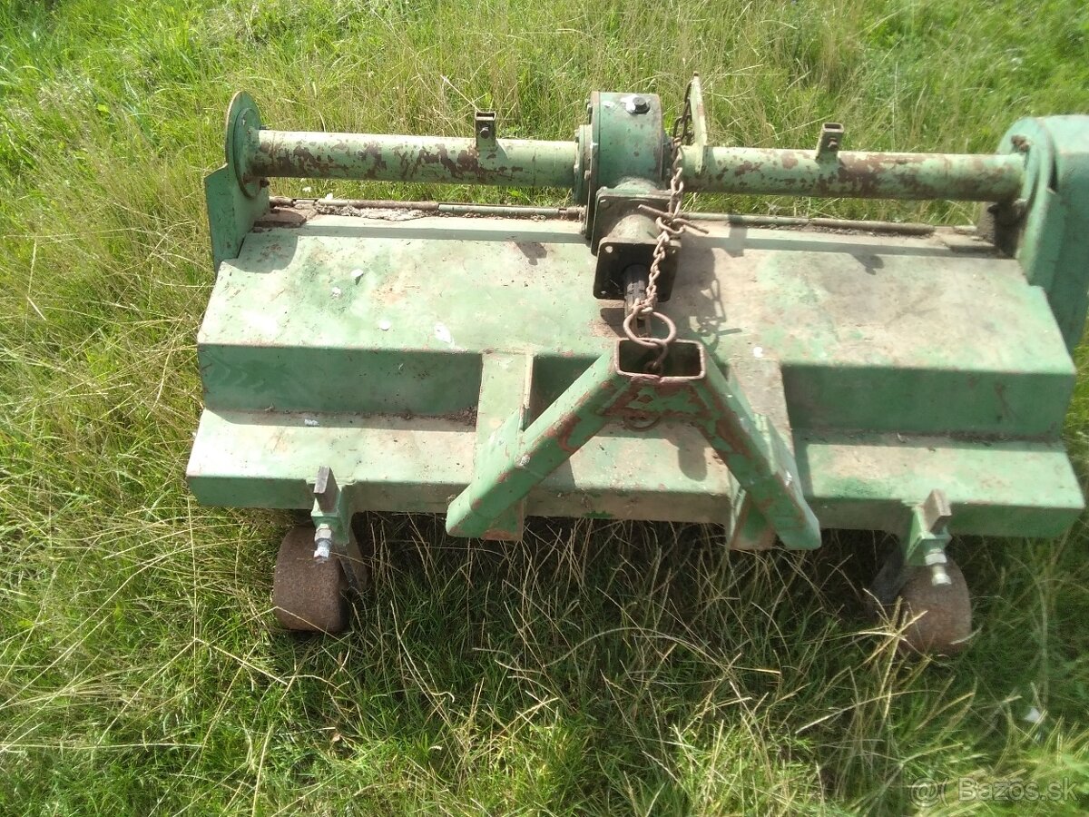 Predám rotavátor za menší traktor.