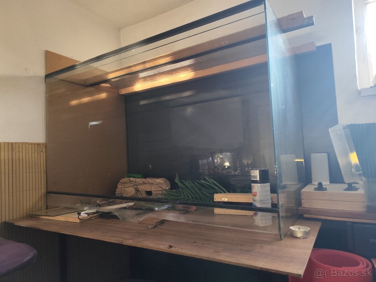 Sklenené terarium 120x60x75 s komplet výbavou Exo terra