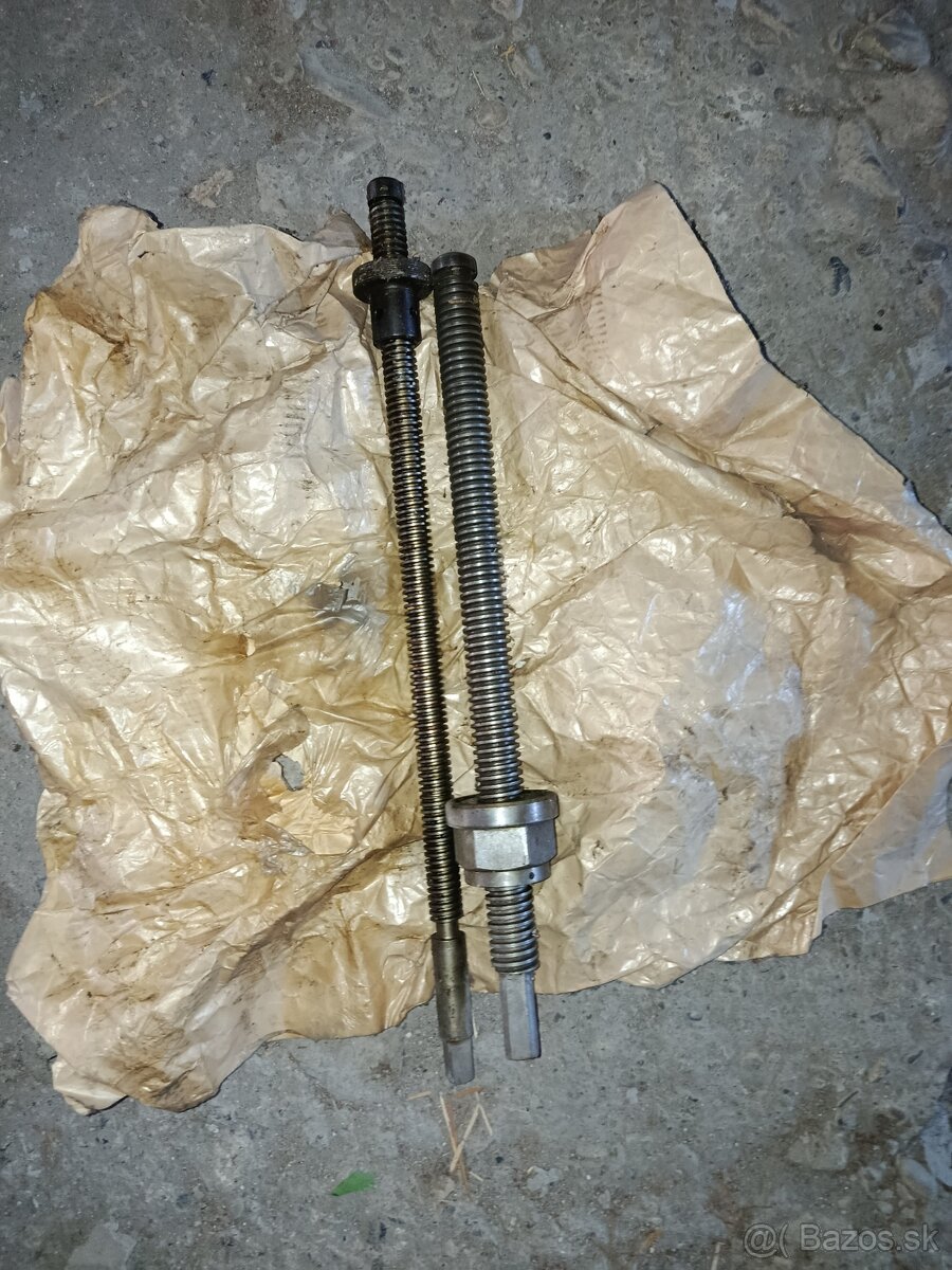 Trapézová skrutka na frézu FA3, skrutka s trapézovým závitom