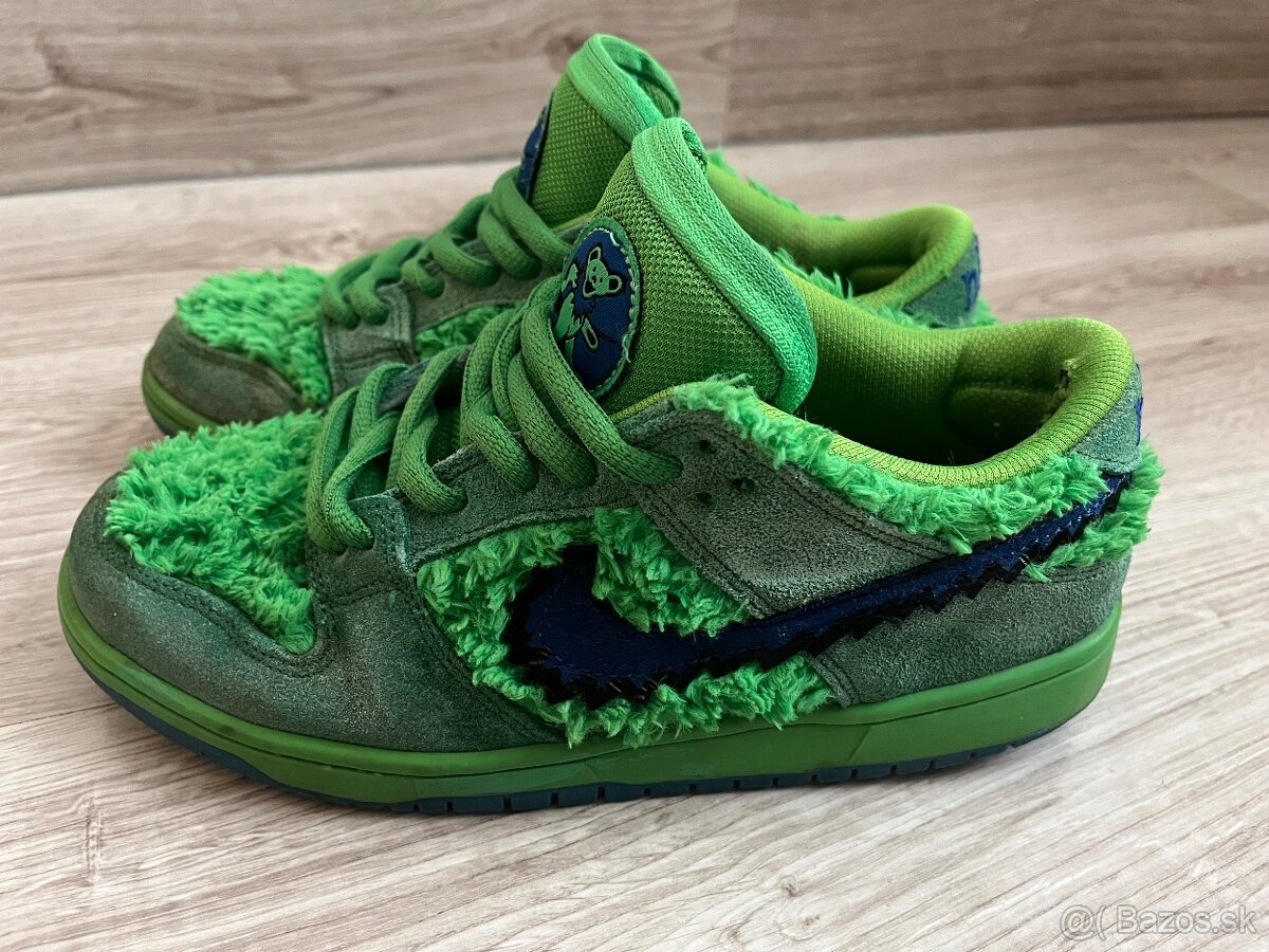 Nike sb green dead