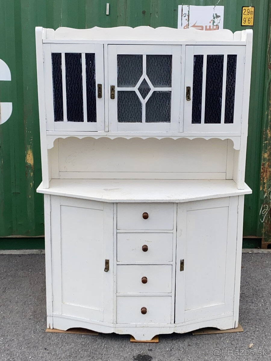 ľudový kredenc 1900