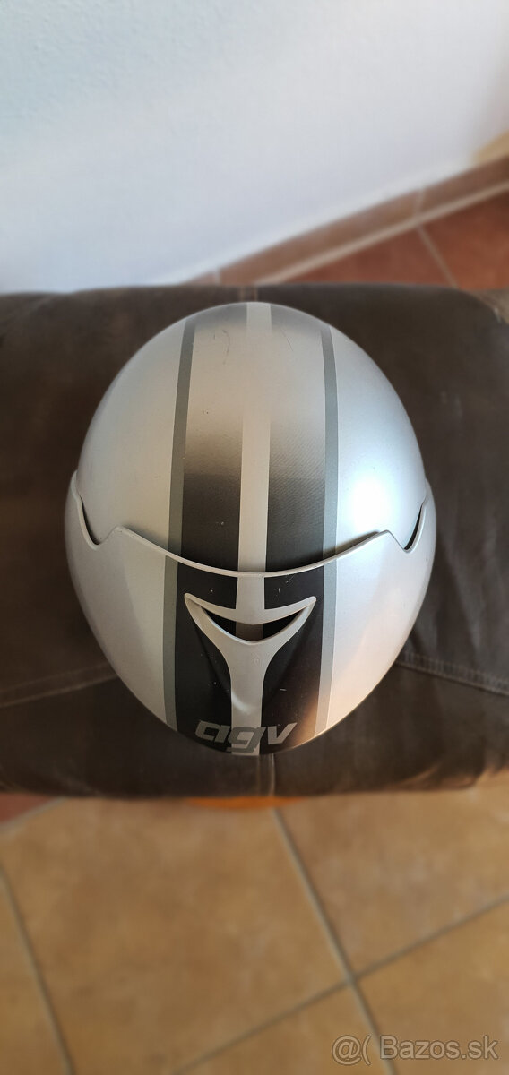 Predám 2kusy prilby AGV v dobrom stave