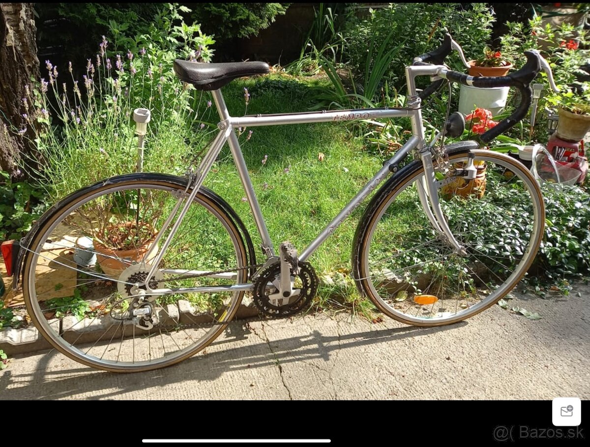 Predam cestny bicykel zn Favorit