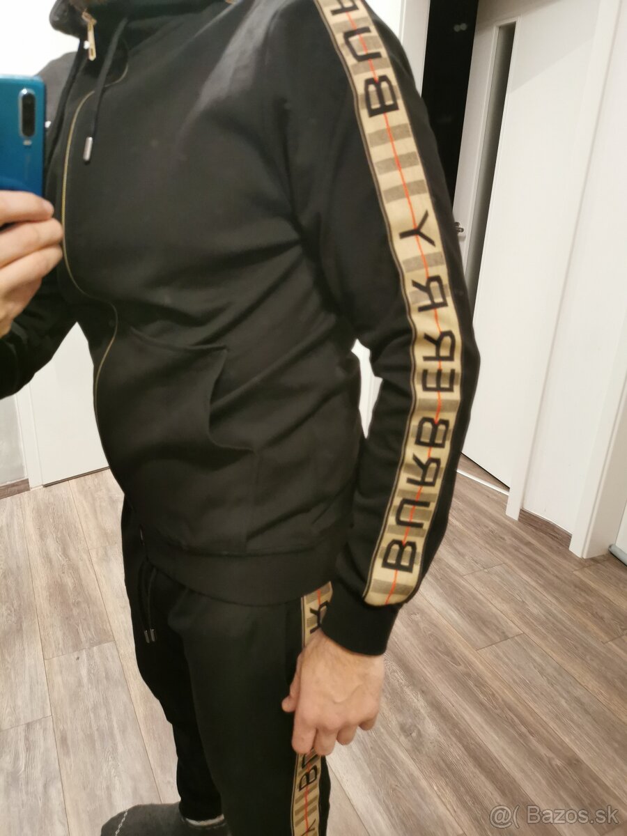 Teplákova súprava Burberry - veľkosť L, kvalitná značka.