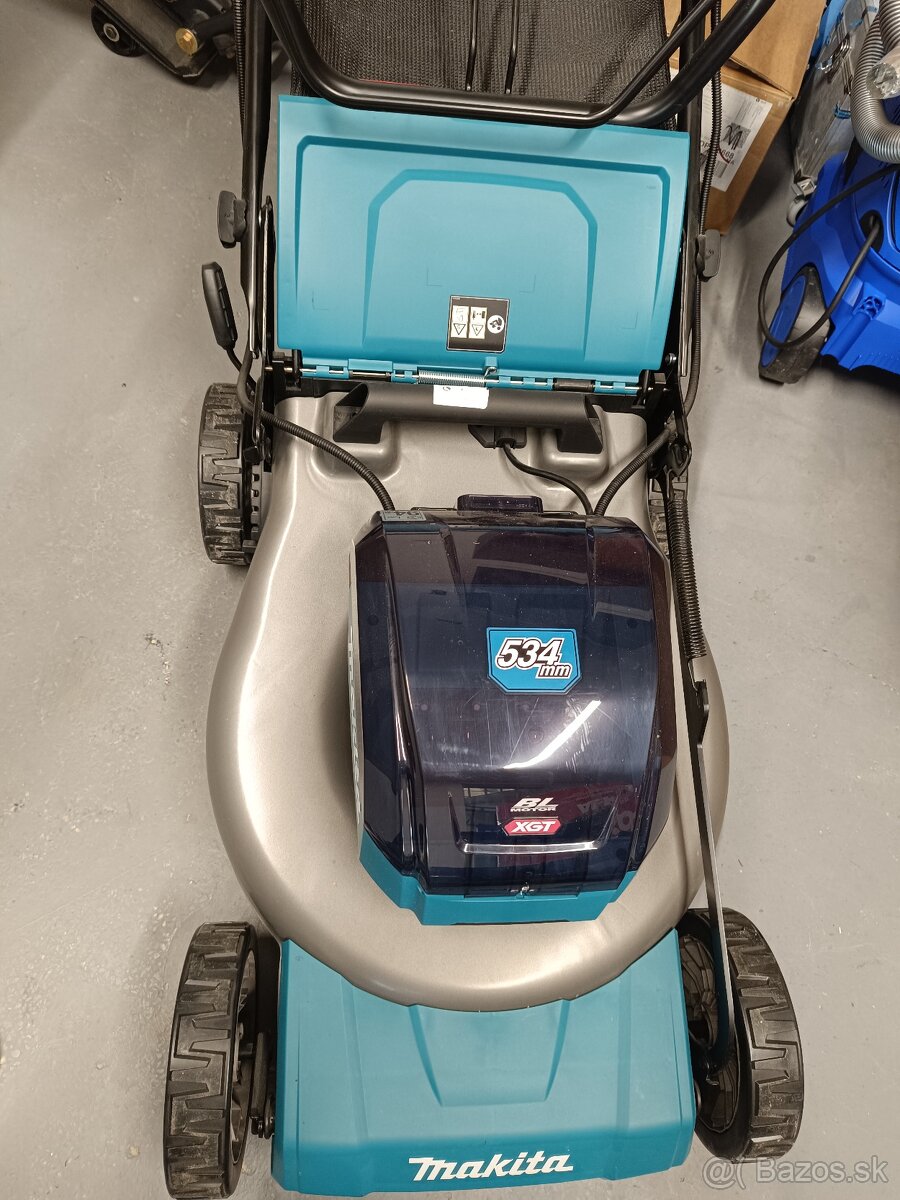 Makita aku kosačka LM002G