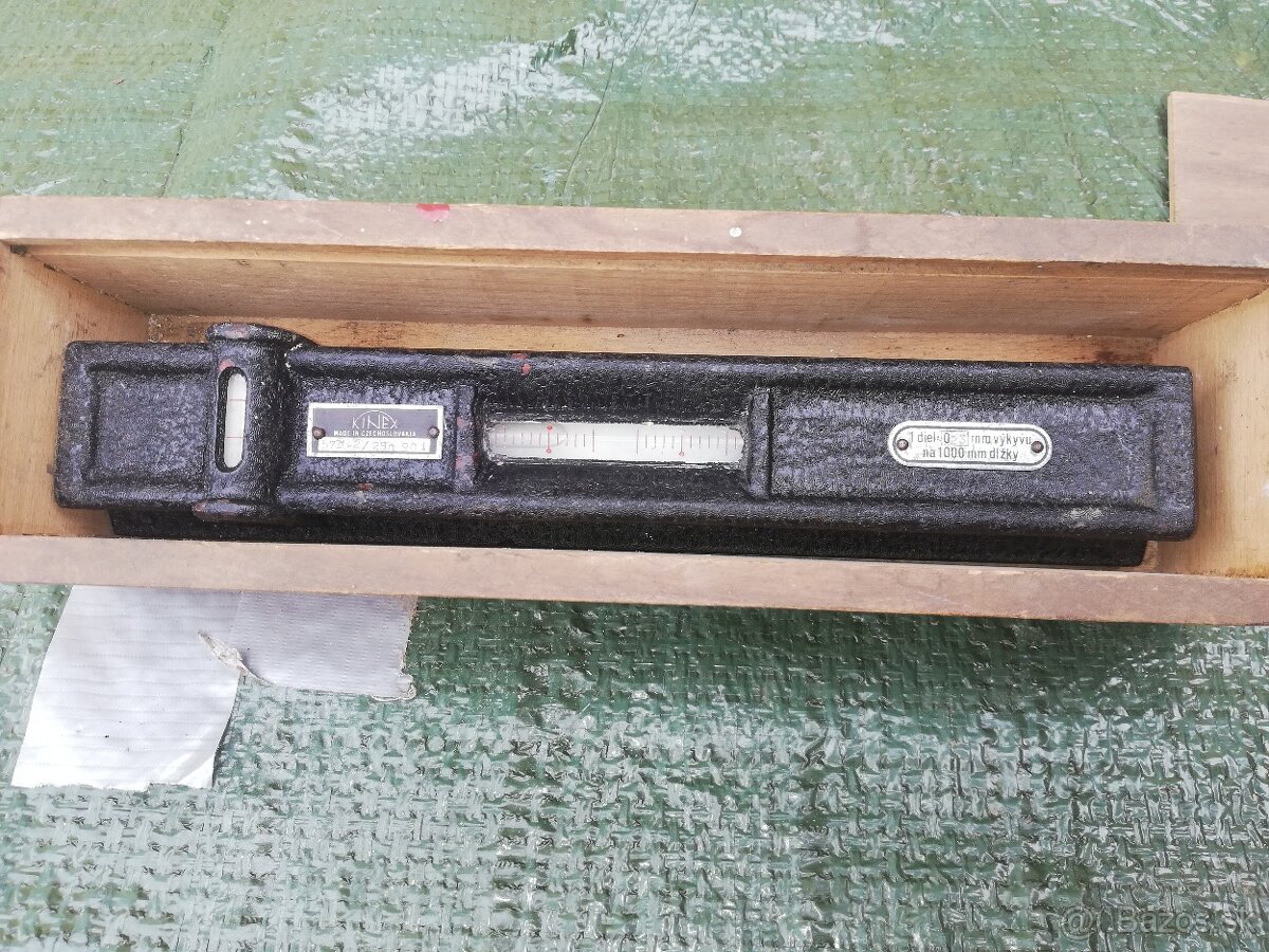 KINEX presna strojna vodovaha 250mm