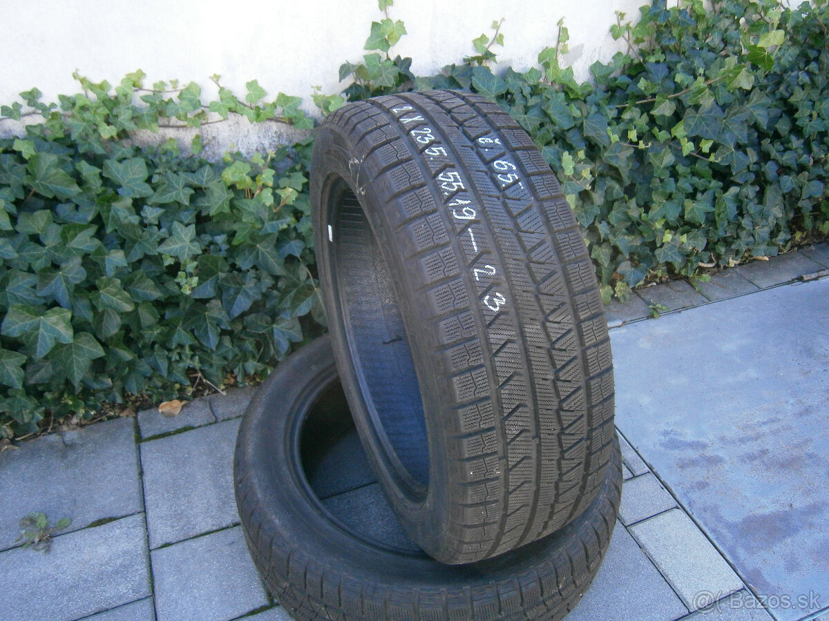 Predám 2x zimné ako nové pneu SUNFULL MONT PRO 235/55 R19 10