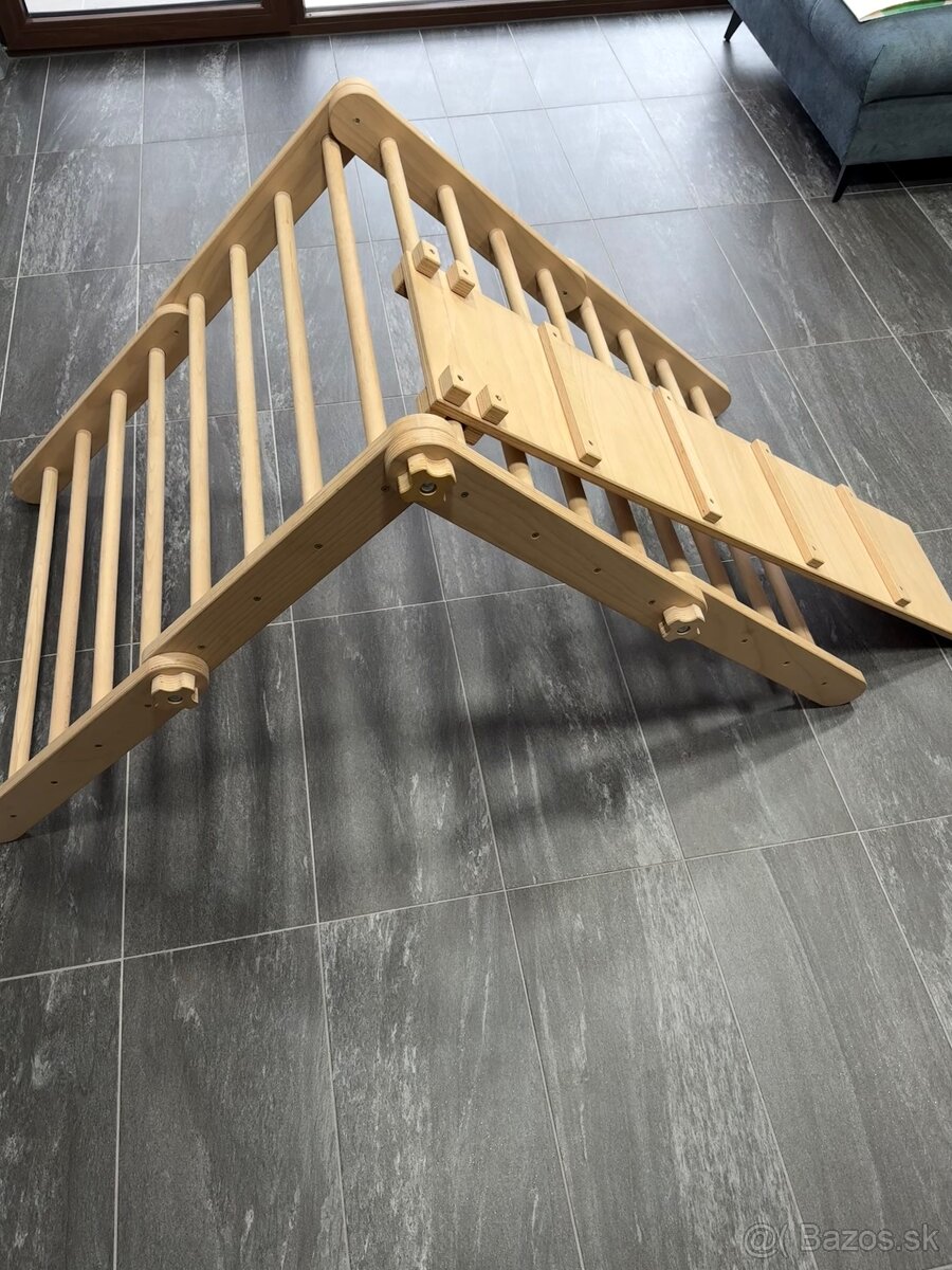 4 stranný Piklerovej triangel so šmykľavkou