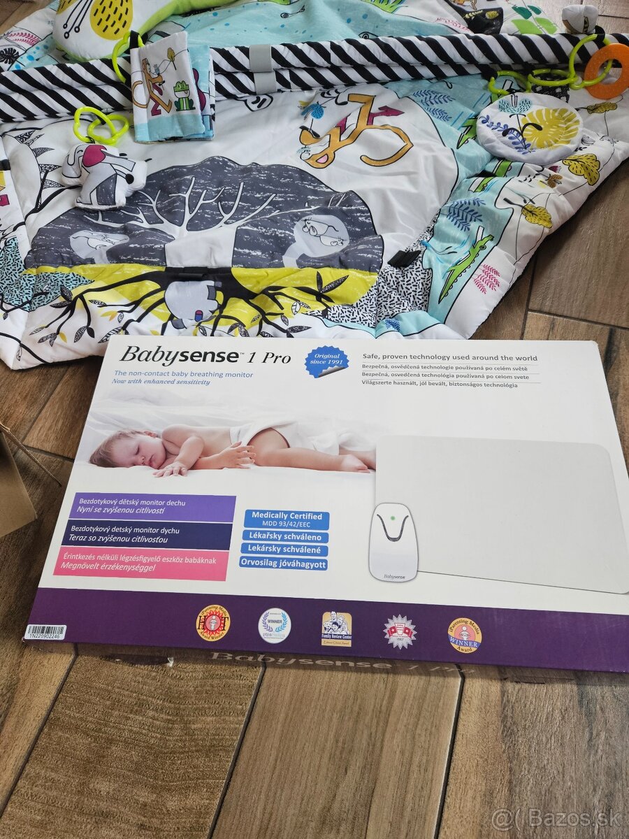 Monitor dychu a deka na hranie