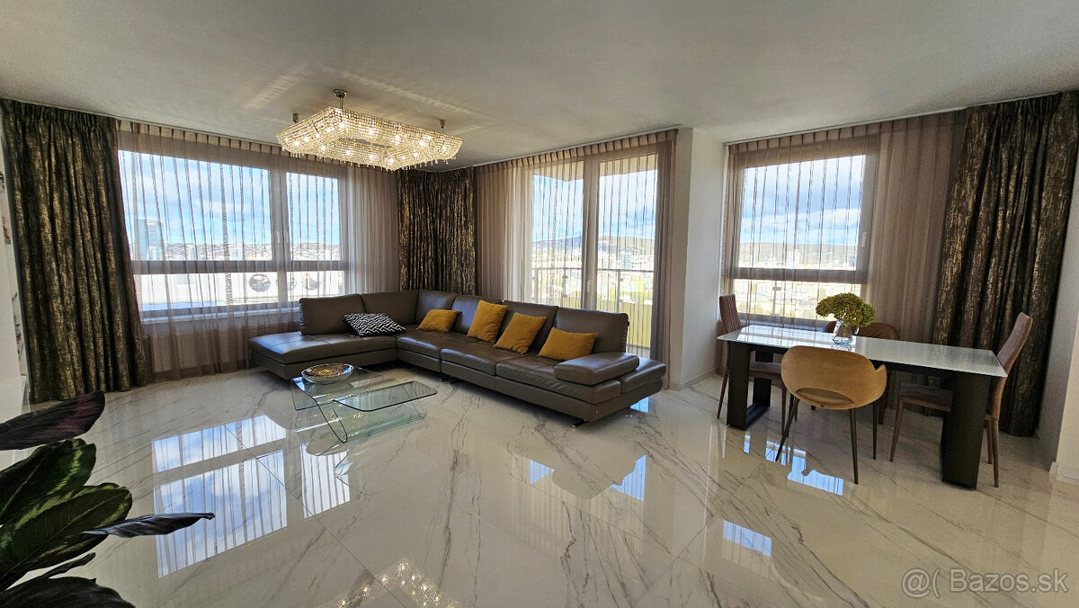 Bývanie v oblakoch: zariadený 3-izbový byt s výhľadmi,