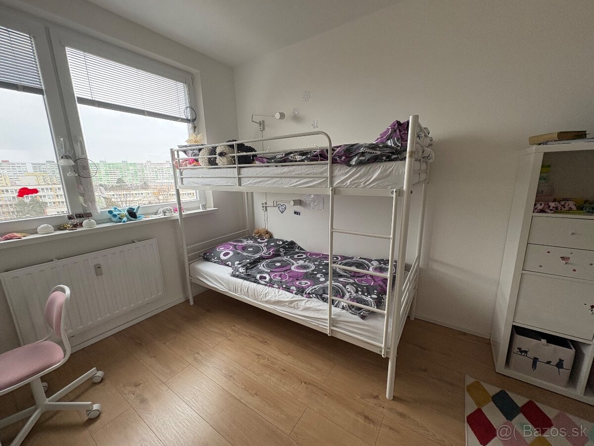 Poschodova postel a 2x detsky stol