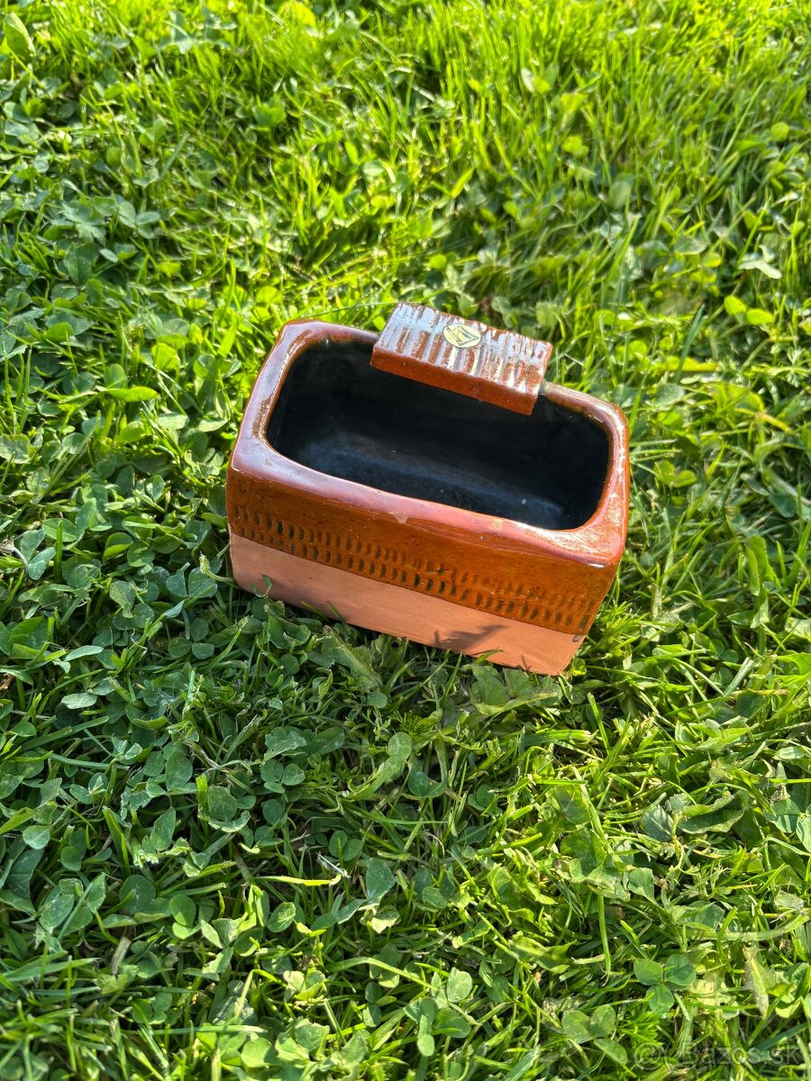 Starožitný popolník