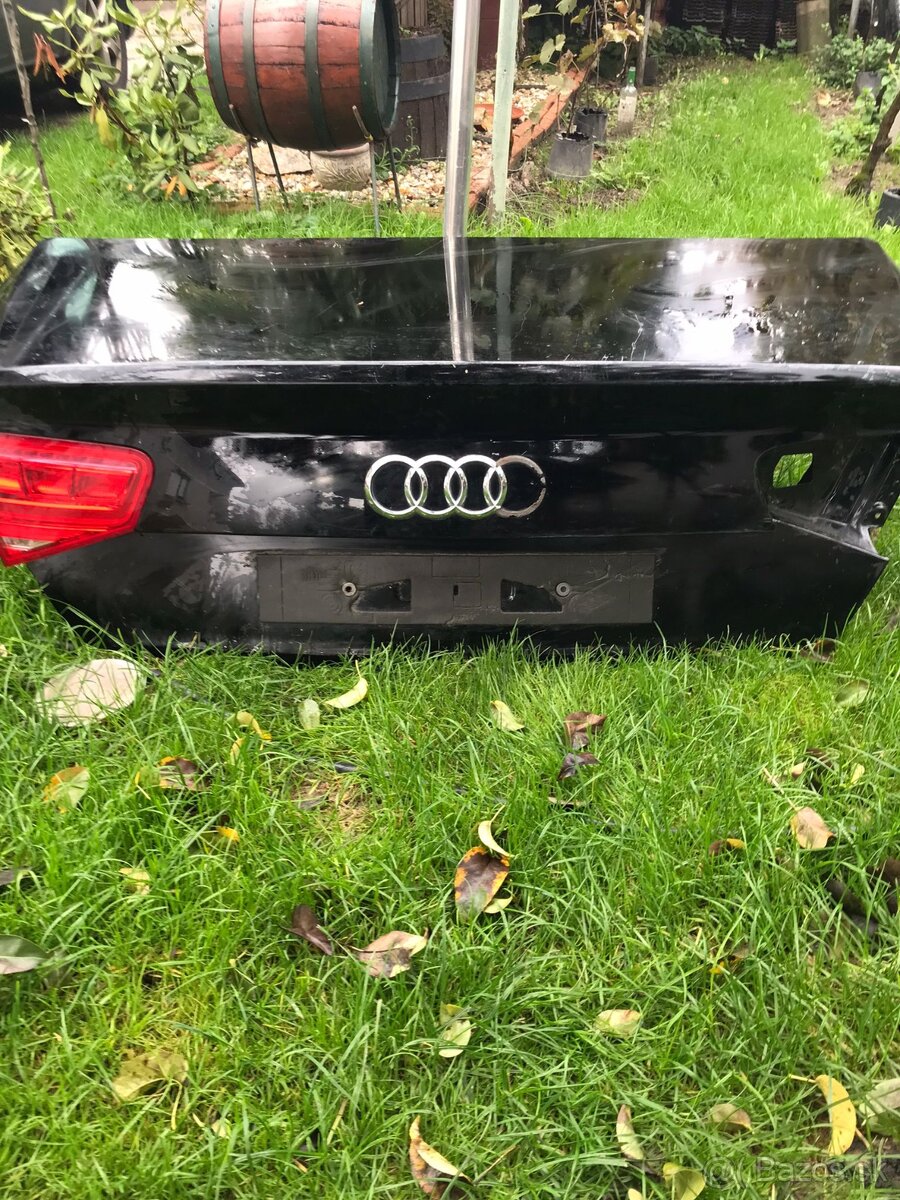 Audi A8 D4 kapota zadna