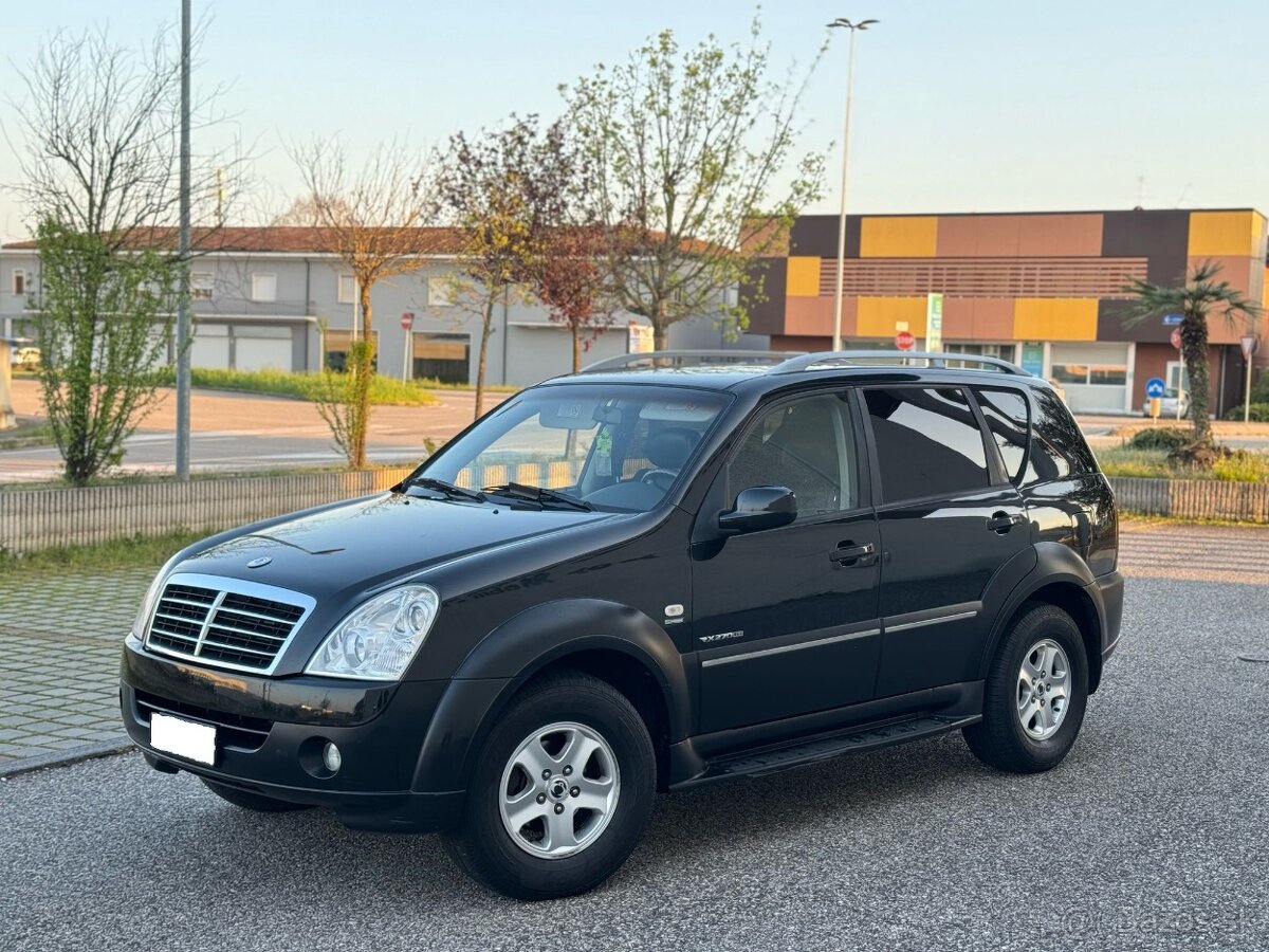 Ssangyong Rexton RX 270 2009 4X4 FACELIFT KRASNY STAV