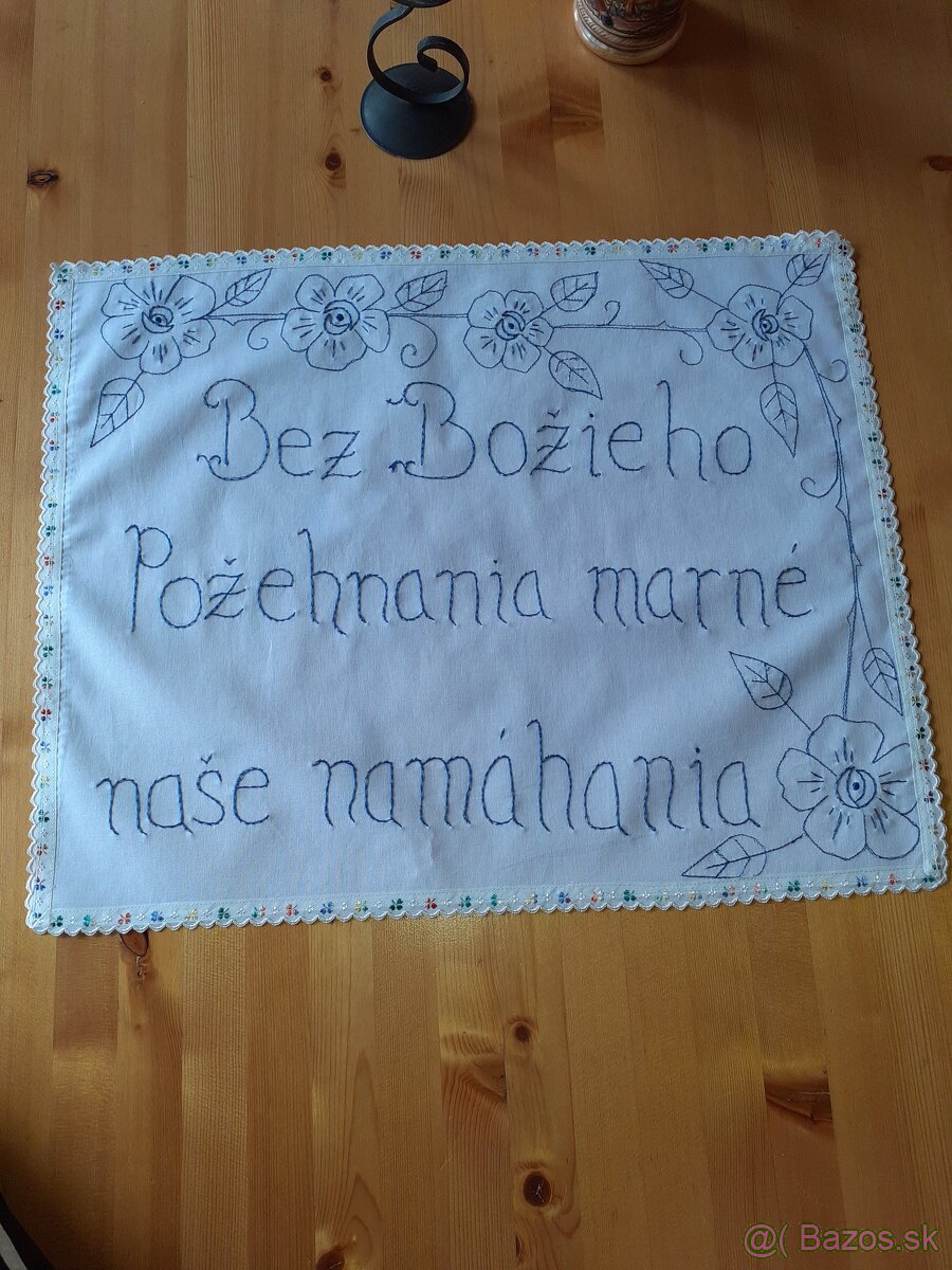 Vyšívaná kuchynská nástenka