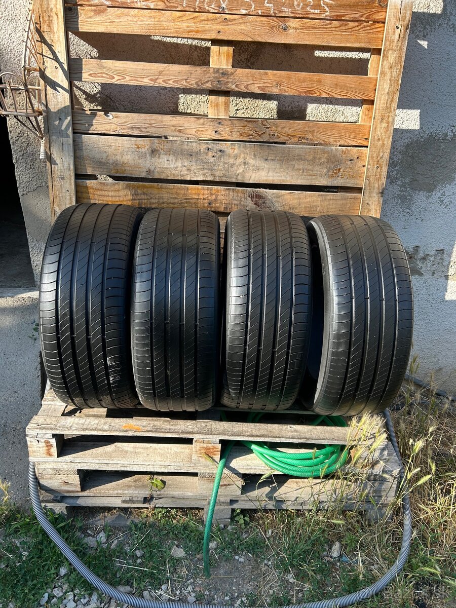 Michelin 225/50/17”
