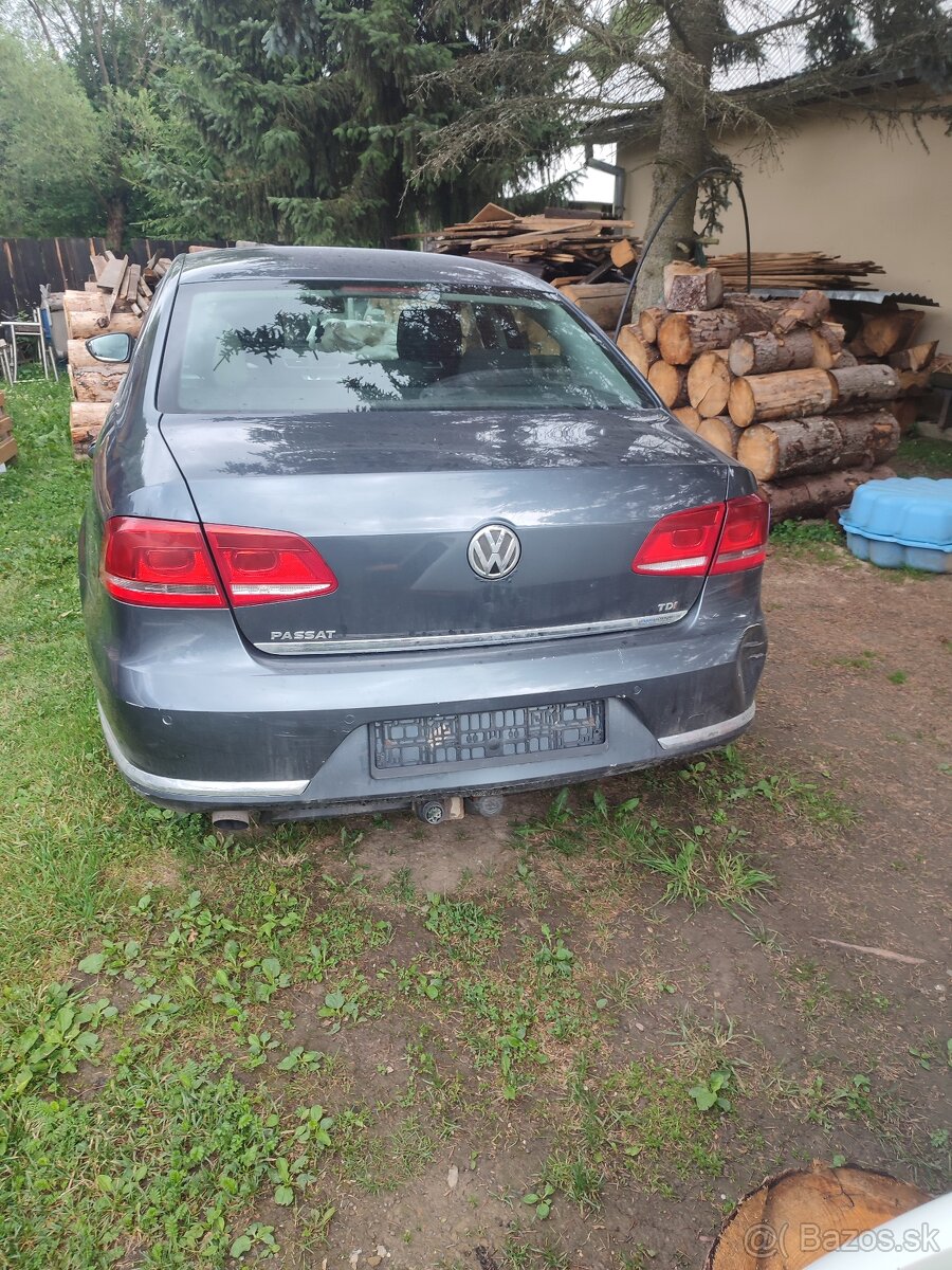 Predám Volkswagen Passat B7 2012
