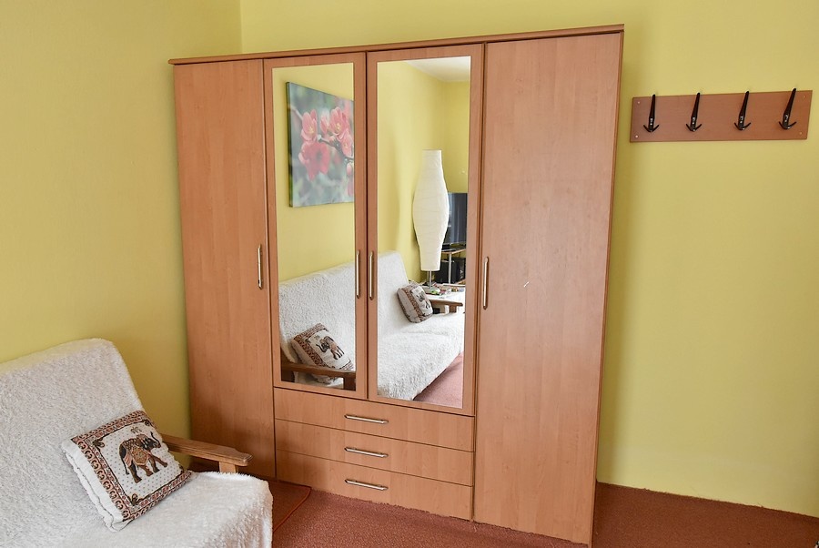 pekna zachovala skrina - obyvačka - spalna detska 200 x 207