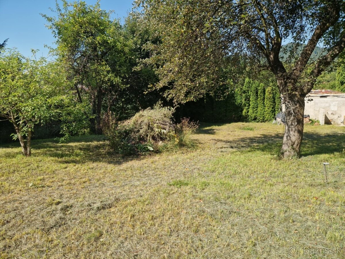 Na predaj pozemok v meste Handlová.