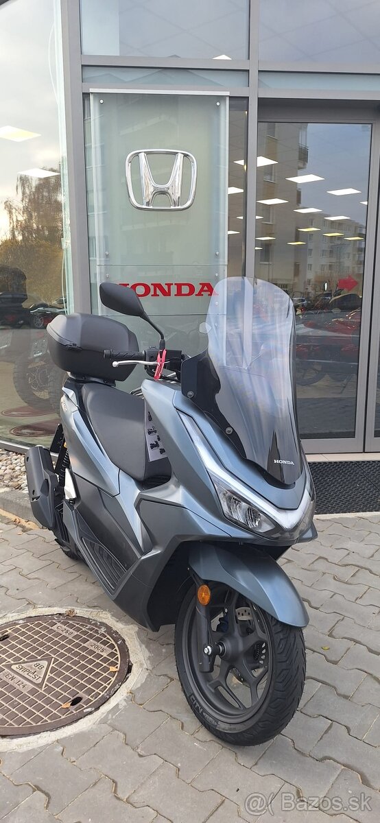 Honda PCX 2025 - DEMO